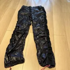 美品ellesse ナイロン光沢パンツ ブラック メンズ L 2076番のサムネイル