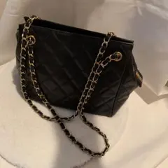 CHANEL チェーンショルダー　キャビアスキン黒