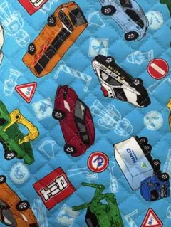 ハギレキルティングトミカ車柄プリント生地　50×35㎝