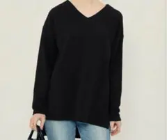 coca コカ エンボスVネックプルオーバー ブラック　　M