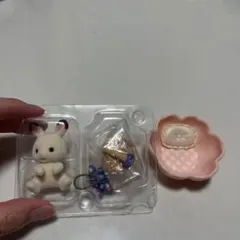 シルバニアファミリー ウサギ人形とアクセサリー