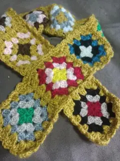 No.013　★☆手編み・ハンドメイド☆★【割引】　グラニースクエアマフラー
