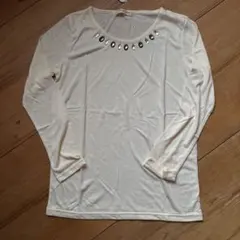 アイボリー ビジュー付き長袖トップス