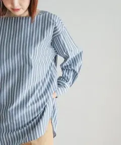 極美品✨　ブルー❤️　アーバンリサーチドアーズ　ボートネックストライプブラウスのサムネイル