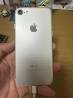 Apple iPhone 7 Simロックあり、ジャンク品です