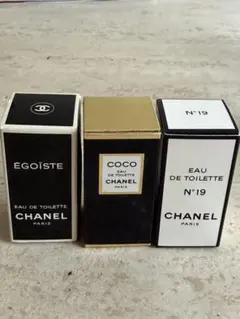 2026年最新】CHANEL ミニボトル セットの人気アイテム - メルカリ