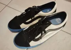 Supreme × VANS Oldskool 11
