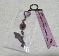 ディズニーハロウィーン　ヴィランズ　ランダムストラップ　クルエラデビル