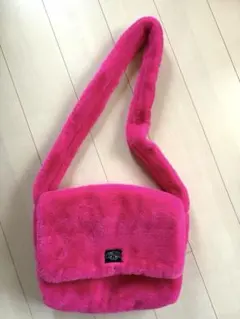 Sanrio マイメロディー　ファー　ショルダーバッグ　ショッキングピンク