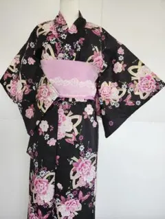 上品蝶　リボン縁ゴールド　黒地　 薔薇柄 浴衣 ピンク帯セット