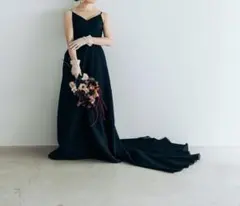 ウエディングブラックカラードレス Aライン　トレーン付き　M-L