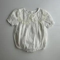 monbebe アイボリー レース襟付きロンパース