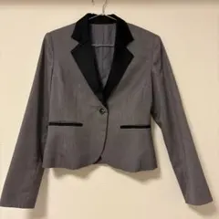 グレー ショート丈ジャケット ブラック襟