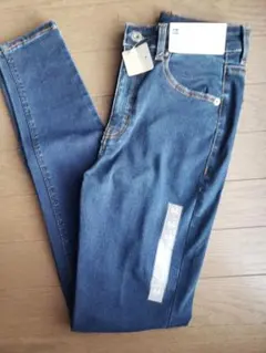 GU　ウルトラストレッチスキニージーンズ　64