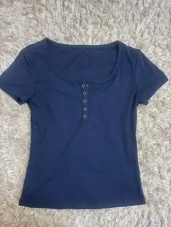 ネイビー ボタン付きヘンリーネック Tシャツ