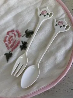 お値下げ】マニーローズ 陶器 スプーン3本 ♡ フォーク1本 - メルカリ