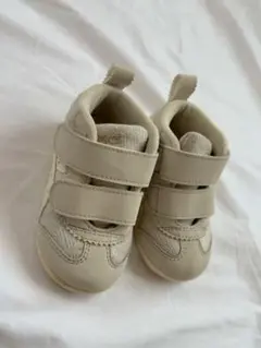 美品　ASICS スクスク 13.5センチ　白　アイボリー