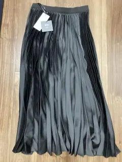 新品未使用 UNIQLOユニクロ セオリープリーツラップスカート M ブラック
