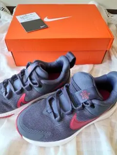 Nike スタートランナー ネイビー/レッド 18.5