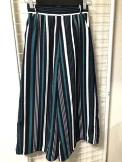 ワイドガウチョパンツ　フレアパンツ　カジュアルパンツ