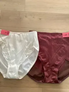 業者クリーニング済み　　ホワイトとエンジ色　70の骨盤ガードルセット