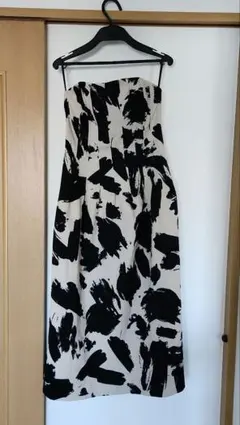 ストラップレスロングドレス ベージュ×黒