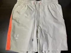 Under Armour ベージュショートパンツ MD