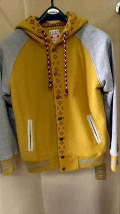 チチカカのパーカー