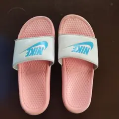 NIKE ベナッシ 25.0