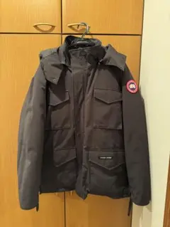 カナダグース ダウンジャケット