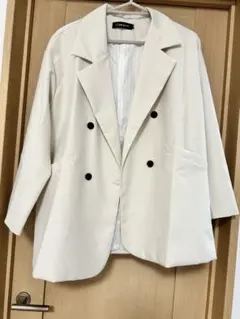 ホワイト ダブルブレスト テーラードジャケット