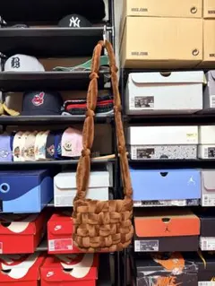 Item thumbnail for item 1ce8bcbd-dc89-487a-80bf-ef2453ef8eed