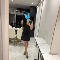 タイトミニワンピース　ビジュー　キラキラ　黒