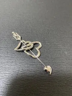 シルバー ハート型 ピンブローチ　　　エイボン