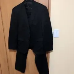 黒いスーツセット（ジャケット・パンツ）