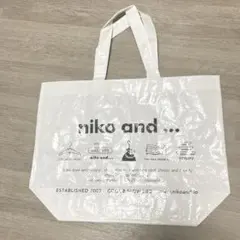 niko and ... TOKYO限定　ショップ袋 ホワイト 中