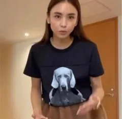 【Max Mara】DOG プリントティーシャツ Max Mara タッコロゴ犬プリントTシャツ-ホワイト (トップス) IFCHIC.COM