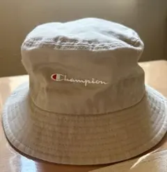 Champion ベージュ バケットハット