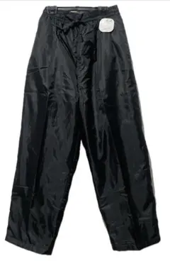 ナイロンパンツ