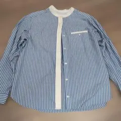 human woman 青と白のストライプ長袖シャツ