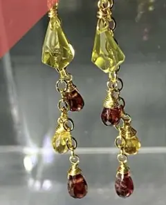 【春桜色】陽光の紅花☆天然石チャーム