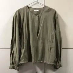 【美品】【a.v.v】レディースノーカラージャケットカーキXS⭐︎レーヨン⭐︎秋
