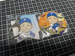 ファイターズ　エスコン限定ガチャ　木製キーホルダー　缶バッジ　水野達稀のサムネイル