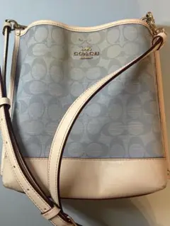 COACH ショルダーバッグ シグネチャー柄 水色