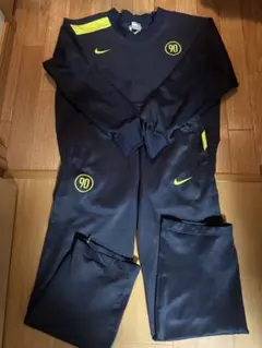 Item thumbnail for item 53651052-4ae0-4151-b50d-e8307346f662