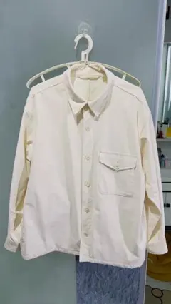 クリーム色 コットン 長袖シャツ