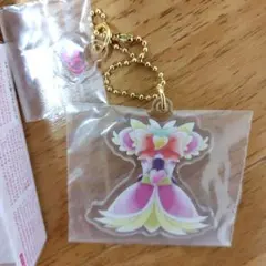 プリキュア一番くじ E賞 コスチュームアクリルチャーム キュアブルーム