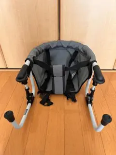 メルカリ市価格！ カトージ　テーブルチェア　折りたたみ式ベビー用チェア グレー