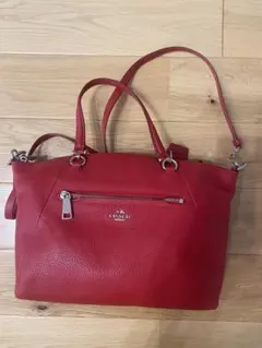 coach赤いレザーショルダーバッグ
