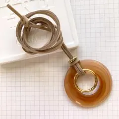 ブラウン金　ハンドメイド　メガネホルダー・牛革紐ペンダント・ネックレス